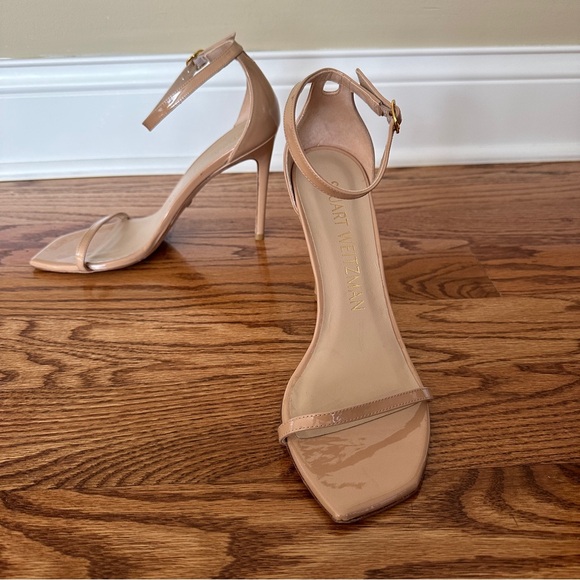 NWOT Stuart Weitzman Nudistcurve Beige Patent Leather Women's Sandals Sz9.5 - Picture 1 of 9